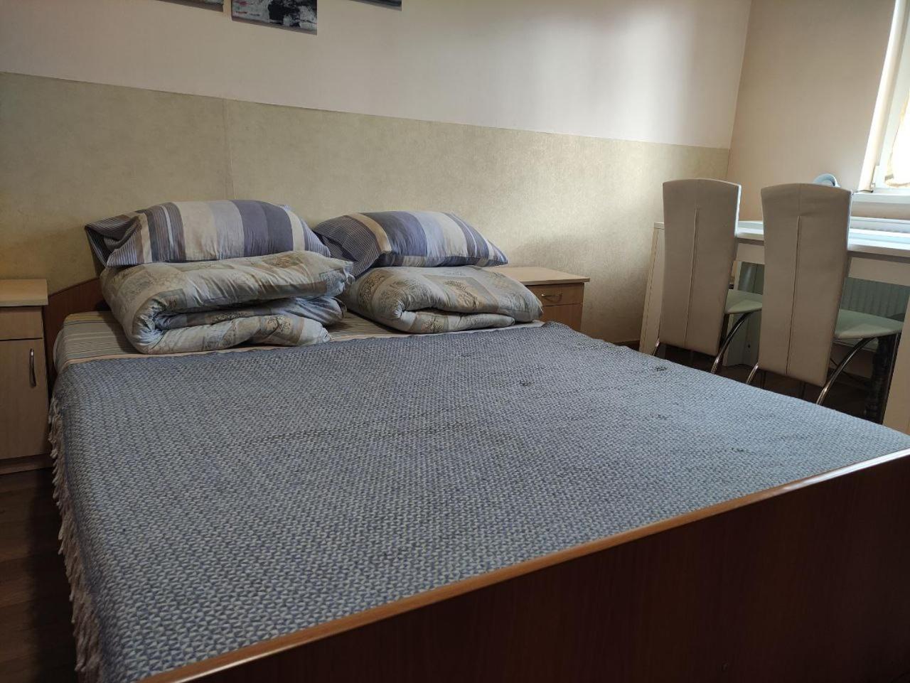 Guest House Mandrivnyi Rooms&Apartments Yasinya Buitenkant foto