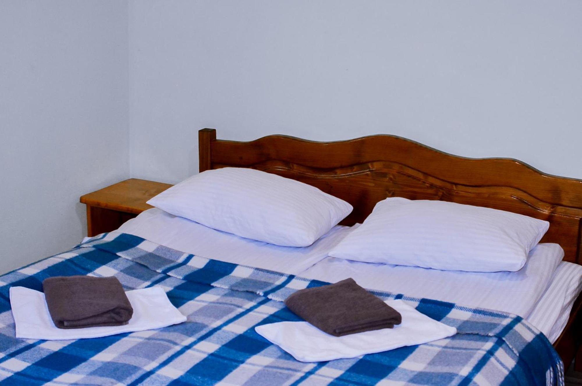 Guest House Mandrivnyi Rooms&Apartments Yasinya Buitenkant foto