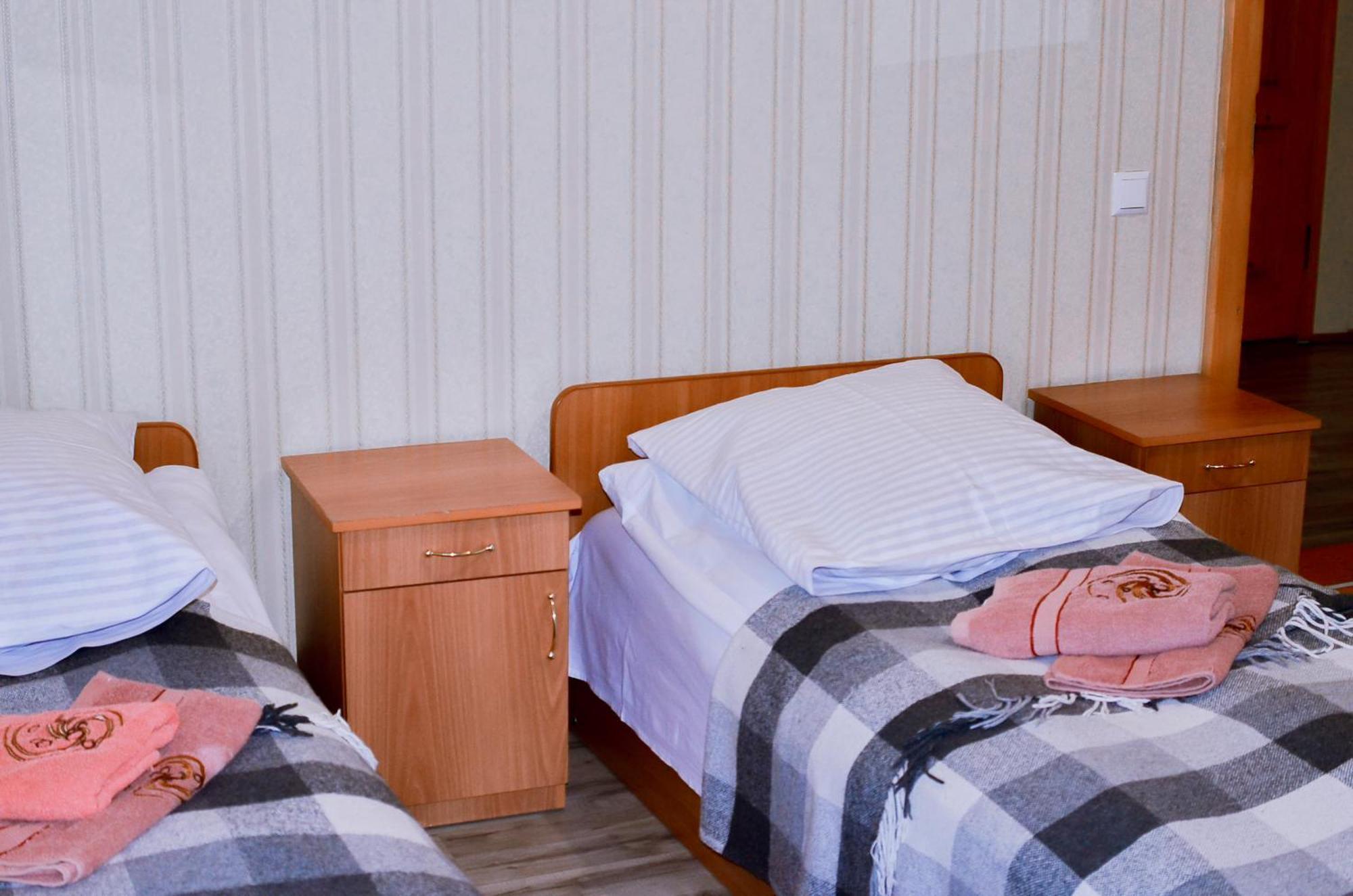 Guest House Mandrivnyi Rooms&Apartments Yasinya Buitenkant foto