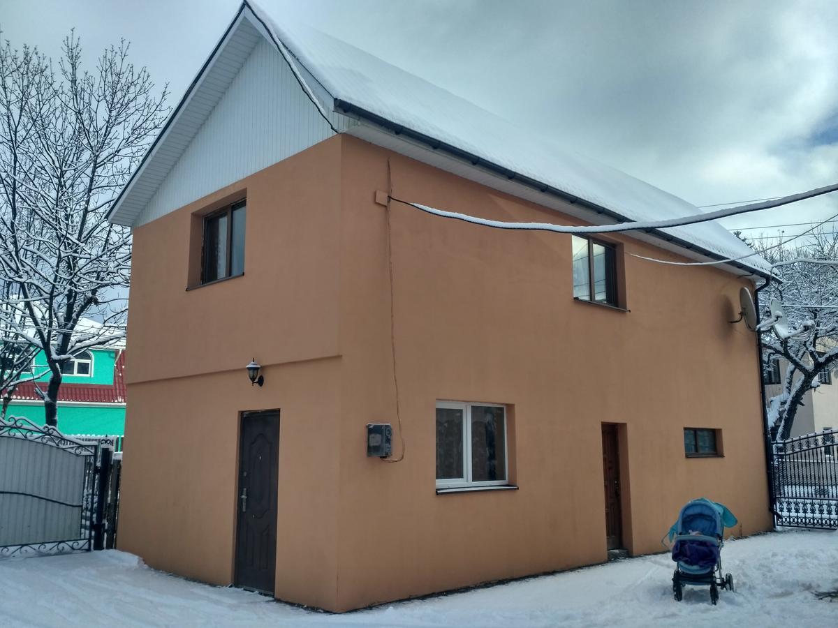 Guest House Mandrivnyi Rooms&Apartments Yasinya Buitenkant foto